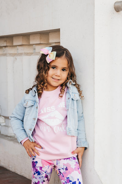 The "KISS ME I'M CUTE" Gossip Kids Sweater | PINK